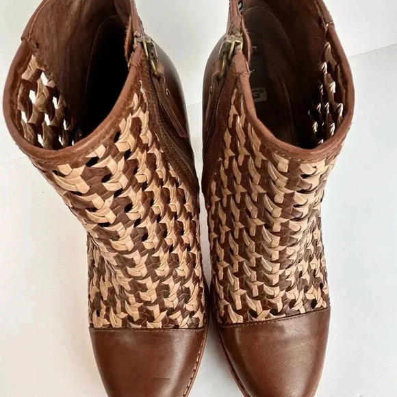 UGG Maliha Ankle Heeled Boots 10M Woven Leather Boho Stiletto Shearling NEW! - Picture 10 of 11